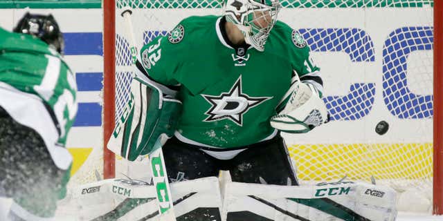 Jan. 4, 2017: Dallas Stars goalie Kari Lehtonen (32) allows a goal by Montreal Canadiens defenseman Nathan Beaulieu, not shown, during the first period of an NHL hockey game in Dallas