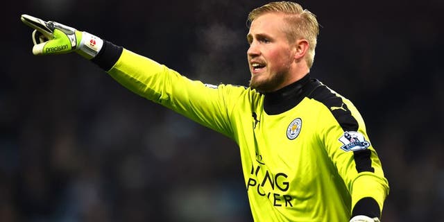 BIRMINGHAM, ENGLAND - JANUARY 16: Kasper Schmeichel of Leicester City in action during the Barclays Premier League match between Aston Villa and Leicester City at The King Power Stadium on January 16, 2016 in Birmingham, England. (Photo by Laurence Griffiths/Getty Images)