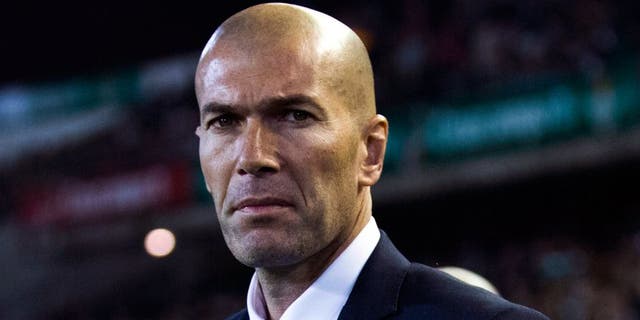 SEVILLE, SPAIN - JANUARY 24: Head coach Zinedine Zidane of Real Madrid CF looks on prior to start the La Liga match between Real Betis Balompie and Real Madrid CF at Estadio Benito Villamarin on January 24, 2016 in Seville, Spain. (Photo by Gonzalo Arroyo Moreno/Getty Images)