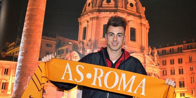 AS Roma new signing Stephan El Shaarawy poses with a club scarf on January 26, 2016 in Rome, Italy.