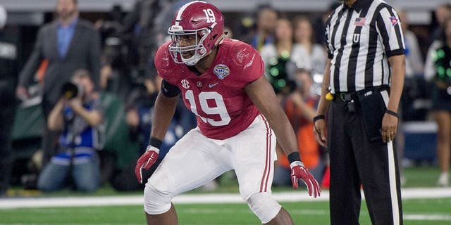 Dec 31, 2015; Arlington, TX, USA; Alabama Crimson Tide linebacker Reggie Ragland (19) during the game against the Michigan State Spartans in the 2015 Cotton Bowl at AT&T Stadium. Mandatory Credit: Jerome Miron-USA TODAY Sports