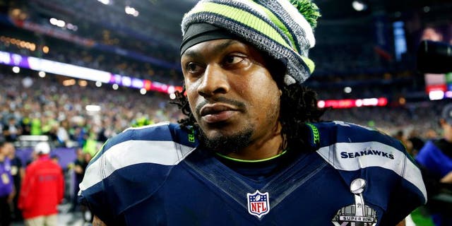 GLENDALE, AZ - FEBRUARY 01: Marshawn Lynch #24 of the Seattle Seahawks walks off the field at half time during Super Bowl XLIX at University of Phoenix Stadium on February 1, 2015 in Glendale, Arizona. (Photo by Christian Petersen/Getty Images)