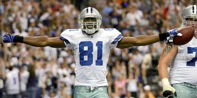 DALLAS - SEPTEMBER 15: Wide receiver Terrell Owens #81 of the Dallas Cowboys celebrates a touchdown against the Philadelphia Eagles in the second quarter at Texas Stadium on September 15, 2008 in Irving, Texas. (Photo by Ronald Martinez/Getty Images)