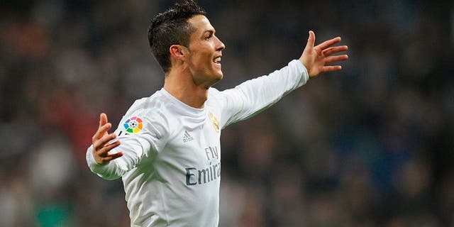 MADRID, SPAIN - JANUARY 31: Cristiano Ronaldo of Real Madrid celebrates after scoring Real's 4th goal during the La Liga match between Real Madrid CF and Real CD Espanyol at Estadio Santiago Bernabeu on January 31, 2016 in Madrid, Spain. (Photo by Denis Doyle/Getty Images)