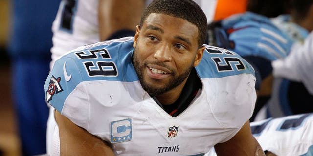 Dec 18, 2014; Jacksonville, FL, USA; Tennessee Titans inside linebacker Wesley Woodyard (59) against the Jacksonville Jaguars during the second half at EverBank Field. Jacksonville Jaguars defeated the Tennessee Titans 21-13. Mandatory Credit: Kim Klement-USA TODAY Sports