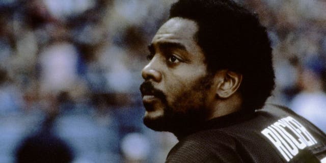 Cleveland Browns wide receiver Reggie Rucker (33) during the Browns 30-24 overtime victory over the Miami Dolphins on November 18, 1979 at Cleveland Municipal Stadium in Cleveland, Ohio. (Photo by Dennis Collins/Getty Images) *** Local Caption ***