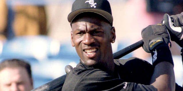 SARATOSA, UNITED STATES: Ex-Chicago Bulls standout Michael Jordan warms up 15 February 1994 in Saratosa, FL, before his first spring training workout with the Chicago White Sox. The retired basketball superstar is hoping to win a spot on the major league team. (Photo credit should read ROBERT SULLIVAN/AFP/Getty Images)