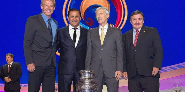 Photo during the draw for the Copa America 2016 Centenary held and the theater Hammerstein Ballroom in Manhattan, New York, USA. Foto durante el sorteo de la Copa America Centenario 2016, celebrado en el teatro Hammerstein Ballroom en Manhattan, Nueva York, Estados Unidos, en la foto: (i-d), Jurgen Klinsmann Director Tecnico de Estados Unidos, Ramon Angel Diaz Director Tecnico de Paraguay, Jose Nestor Pekerman Director Tecnico de Colombia y Oscar Ramirez Director Tecnico de Costa Rica 21/02/2016/MEXSPORT/David Leah