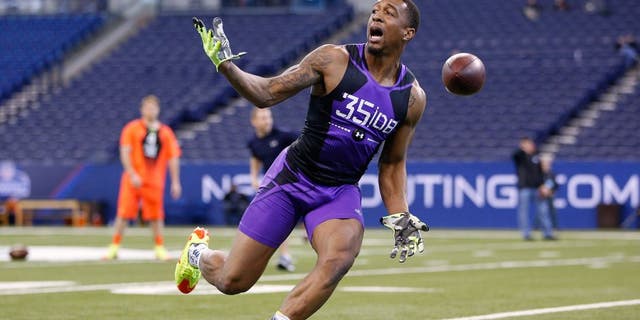 INDIANAPOLIS, IN - FEBRUARY 23: Defensive back Garry Peters of Clemson in action during the 2015 NFL Scouting Combine at Lucas Oil Stadium on February 23, 2015 in Indianapolis, Indiana. (Photo by Joe Robbins/Getty Images)