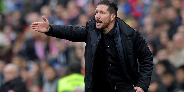 MADRID, SPAIN - FEBRUARY 06: Manager Diego Simeone of Club Atletico de Madrid directs team during the La Liga match between Club Atletico de Madrid and SD Eibar at Vicente Calderon Stadium on February 6, 2016 in Madrid, Spain. (Photo by Denis Doyle/Getty Images)