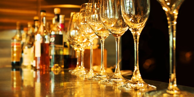 02a8abee-alcohol istock