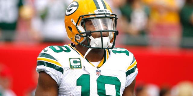 Dec 21, 2014; Tampa, FL, USA; Green Bay Packers wide receiver Randall Cobb (18) works out prior to the game against the Tampa Bay Buccaneers at Raymond James Stadium. Mandatory Credit: Kim Klement-USA TODAY Sports