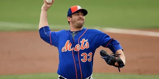 at Roger Dean Stadium on March 13, 2016 in Jupiter, Florida.,JUPITER, FL - MARCH 13: Matt Harvey #33 of the New York Mets throws a pitch during a spring training game against the Miami Marlins at Roger Dean Stadium on March 13, 2016 in Jupiter, Florida. (Photo by Stacy Revere/Getty Images)