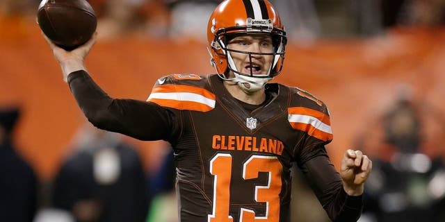 Josh McCown #13 of the Cleveland Browns throws a pass during the first quarter against the Baltimore Ravens at FirstEnergy Stadium on November 30, 2015 in Cleveland, Ohio. (Photo by Gregory Shamus/Getty Images)