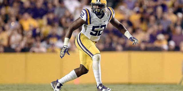 BATON ROUGE, LA - OCTOBER 18: Kendell Beckwith #52 of the LSU Tigers anticipates a play during a game against the Kentucky Wildcats at Tiger Stadium on October 18, 2014 in Baton Rouge, Louisiana. LSU won the game 41-3. (Photo by Stacy Revere/Getty Images)