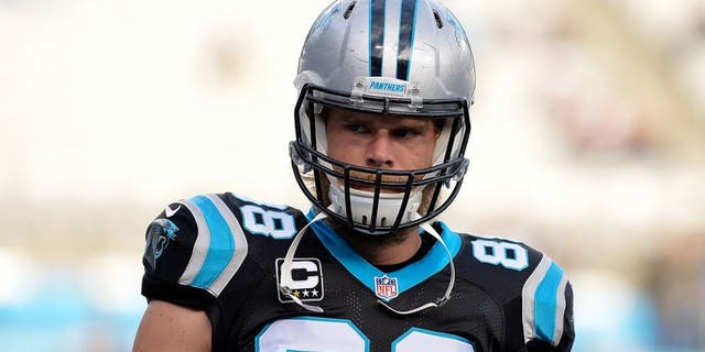 CHARLOTTE, NC - JANUARY 03: Greg Olsen #88 of the Carolina Panthers against the Tampa Bay Buccaneers during their game at Bank of America Stadium on January 3, 2016 in Charlotte, North Carolina. The Panthers won 38-10 to clinch home field advantage for the playoffs. (Photo by Grant Halverson/Getty Images)