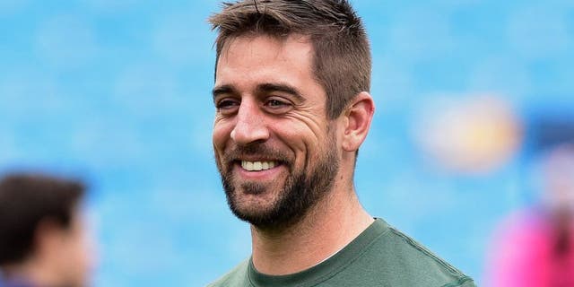 CHARLOTTE, NC - NOVEMBER 08: Aaron Rodgers #12 of the Green Bay Packers warms up before their game against the Green Bay Packers at Bank of America Stadium on November 8, 2015 in Charlotte, North Carolina. (Photo by Grant Halverson/Getty Images)