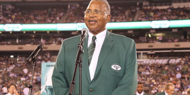 EAST RUTHERFORD, NJ - AUGUST 16: Former Offensive Lineman Winston Hill of the New York Jets is inducted into the team's inaugural edition of the Ring of Honor when the New York Jets host the New York Giants in the first preseason football game at New Meadowlands Stadium on August 16, 2010 in East Rutherford, New Jersey. Giants beat the Jets, 31-16. (Photo by Al Pereira/Getty Images),EAST RUTHERFORD, NJ - AUGUST 16: Former Offensive Lineman Winston Hill of the New York Jets is inducted into the team's inaugural edition of the Ring of Honor when the New York Jets host the New York Giants in the first preseason football game at New Meadowlands Stadium on August 16, 2010 in East Rutherford, New Jersey. Giants beat the Jets, 31-16. (Photo by Al Pereira/Getty Images) *** Local Caption *** Winston Hill