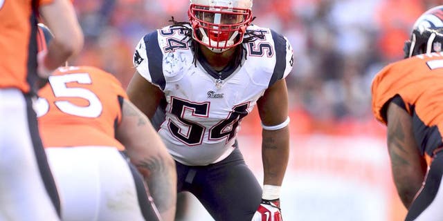 January 19, 2014; Denver, CO, USA; New England Patriots outside linebacker Dont'a Hightower (54) in the first of the game against the Denver Broncos of the 2013 AFC Championship football game at Sports Authority Field at Mile High. Mandatory Credit: Ron Chenoy-USA TODAY Sports