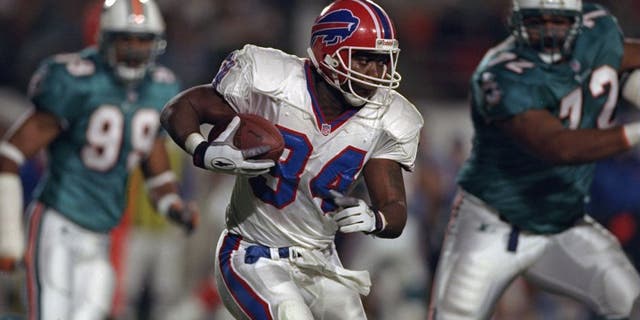 17 Nov 1997: Thurman Thomas #34 of the Buffalo Bills in action during a Monday night football game against the Miami Dolphins at Pro Player Stadium in Miami, Florida. The Dolphins defeated the Bills 30-13. Mandatory Credit: Andy Lyons /Allsport