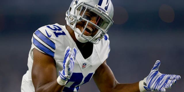 ARLINGTON, TX - SEPTEMBER 13: Cornerback Byron Jones #31of the Dallas Cowboys reacts in the first half in a game against the New York Giants at AT&amp;T Stadium on September 13, 2015 in Arlington, Texas. (Photo by Tom Pennington/Getty Images)
