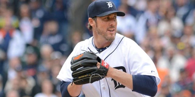 DETROIT, MI - APRIL 06: Joe Nathan #36 of the Detroit Tigers pitches during the Opening Day game against the Minnesota Twins at Comerica Park on April 6, 2015 in Detroit, Michigan. The Tigers defeated the Twins 4-0. (Photo by Mark Cunningham/MLB Photos via Getty Images)