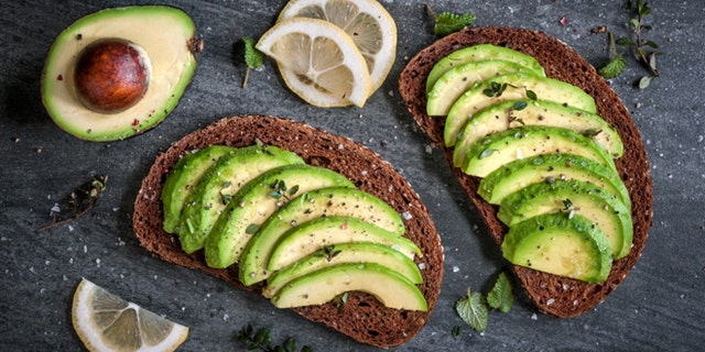 05ef405d-Avocado sandwich