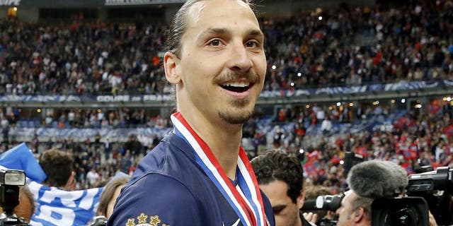 PARIS, FRANCE - MAY 30: Zlatan Ibrahimovic of PSG celebrates the victory after the French Cup Final between Paris Saint-Germain (PSG) and AJ Auxerre at Stade de France on May 30, 2015 in Saint-Denis nearby Paris, France. (Photo by Jean Catuffe/Getty Images)