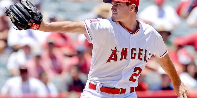 Jun 24, 2015; Anaheim, CA, USA; Los Angeles Angels starting pitcher Andrew Heaney (28) pitches in the second inning of the game against the Houston Astros at Angel Stadium of Anaheim. Mandatory Credit: Jayne Kamin-Oncea-USA TODAY Sports