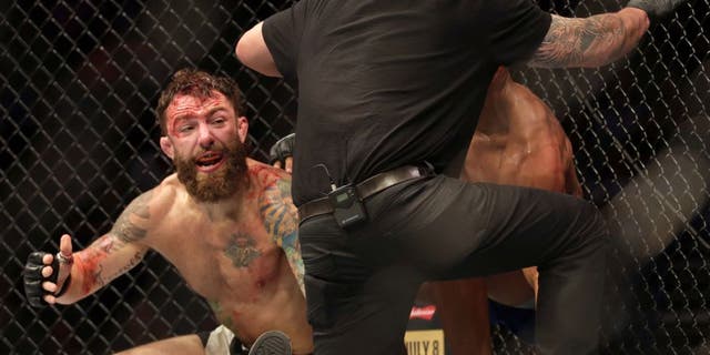 Michael Chiesa Rips Referee Mario Yamasaki He Should Never Officiate Ever Again Fox News