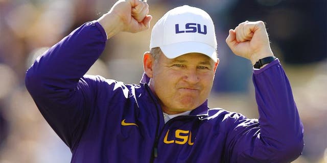 BATON ROUGE, LA - NOVEMBER 29: Head coach Les Miles of the LSU Tigers reacts during pre game before playing the Arkansas Razorbacks at Tiger Stadium on November 29, 2013 in Baton Rouge, Louisiana. (Photo by Chris Graythen/Getty Images)