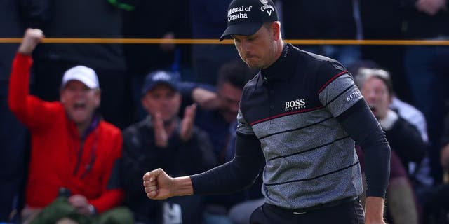 TROON, SCOTLAND - JULY 17: Henrik Stenson of Sweden celebrates a putt on the 14th during the final round on day four of the 145th Open Championship at Royal Troon on July 17, 2016 in Troon, Scotland. (Photo by Matthew Lewis/Getty Images)