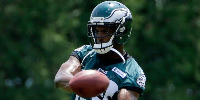 FILE - In this Thursday, May 28, 2015, file photo, Philadelphia Eagles' DeMarco Murray participates in a drill during organized team activities at the NFL football team's practice facility in Philadelphia. (AP Photo/Matt Slocum, File)