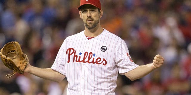 PHILADELPHIA, PA - MAY 13: Pitcher Cliff Lee #33 of the Philadelphia Phillies reacts in the top of the sixth inning against the Los Angeles Angels of Anaheim on May 13, 2014 at Citizens Bank Park in Philadelphia, Pennsylvania. (Photo by Mitchell Leff/Getty Images)