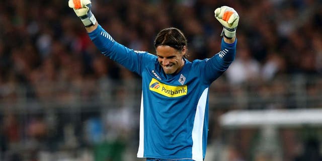 HAMBURG, GERMANY - AUGUST 10: Yann Sommer, goalkeeper of Moenchengladbach celebrates during the DFB Cup First Round match between FC St.Pauli and Borussia Moenchengladbach at Millerntor Stadium on August 10, 2015 in Hamburg, Germany. (Photo by Martin Rose/Bongarts/Getty Images)