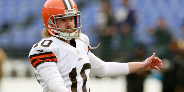 Dec 28, 2014; Baltimore, MD, USA; Cleveland Browns kicker Garrett Hartley (10) before the game against the Baltimore Ravens at M&T Bank Stadium. Mandatory Credit: Mitch Stringer-USA TODAY Sports