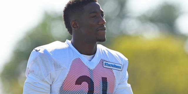 Jul 30, 2015; Bourbonnais, IL, USA; Chicago Bears defensive back Antrel Rolle (31) during practice at Olivet Nazarene University. Mandatory Credit: Mike DiNovo-USA TODAY Sports