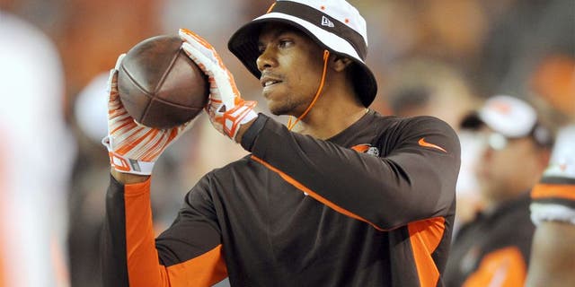 Aug 13, 2015; Cleveland, OH, USA; Cleveland Browns wide receiver Terrelle Pryor (87) plays catch on the sideline in a preseason NFL football game against the Washington Redskins at FirstEnergy Stadium. Mandatory Credit: Ken Blaze-USA TODAY Sports