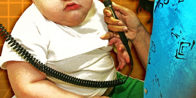 ** ADVANCE FOR MONDAY, MAY 29 ** Damon Diamond, 2, of Bryant, Ark., is examined by Dr. Samiya Razzaq at an Arkansas Children's Hospital clinic Friday, May 26, 2006, in Little Rock, Ark. Two years after Arkansas instituted first-in-the-nation obesity testing for public school students, data shows that the percentage of overweight children remains the same, but at least it's not going up. (AP Photo/Danny Johnston)