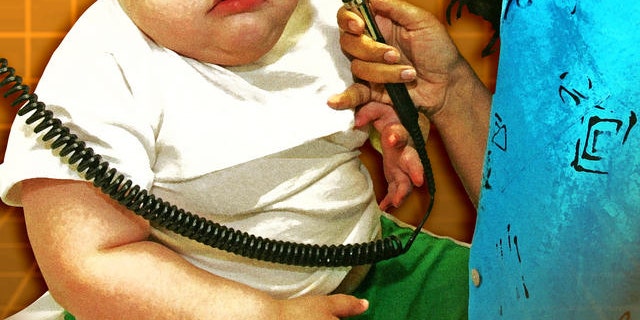 ** ADVANCE FOR MONDAY, MAY 29 ** Damon Diamond, 2, of Bryant, Ark., is examined by Dr. Samiya Razzaq at an Arkansas Children's Hospital clinic Friday, May 26, 2006, in Little Rock, Ark. Two years after Arkansas instituted first-in-the-nation obesity testing for public school students, data shows that the percentage of overweight children remains the same, but at least it's not going up. (AP Photo/Danny Johnston)