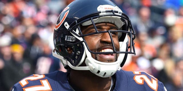 Oct 19, 2014; Chicago, IL, USA; Chicago Bears cornerback Sherrick McManis (27) during the first quarter at Soldier Field. Mandatory Credit: Mike DiNovo-USA TODAY Sports