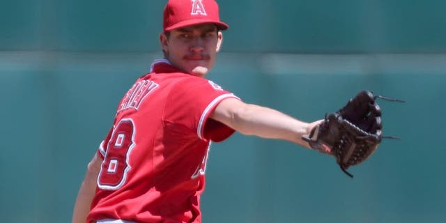 Sep 2, 2015; Oakland, CA, USA; Los Angeles Angels starting pitcher Andrew Heaney (28) pitches the ball against the Oakland Athletics during the first inning at O.co Coliseum. Mandatory Credit: Kelley L Cox-USA TODAY Sports
