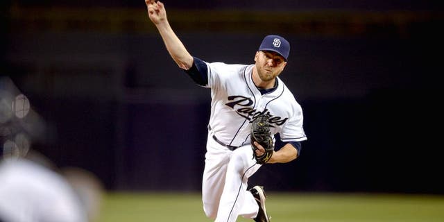 SAN DIEGO, CA - AUGUST 22: Shawn Kelly #56 of the San Diego Padres pitches during the game against the St Louis Cardinals at Petco Park on August 18, 2015 in San Diego, California. (Photo by Andy Hayt/San Diego Padres/Getty Images)