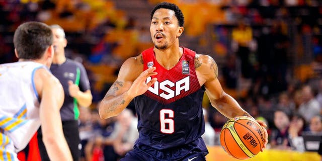 BILBAO, SPAIN - SEPTEMBER 04: Derrick Rose #6 of the USA Basketball Men's National Team handles the ball against the Ukraine Basketball Team during the FIBA 2014 World Cup Tournament at the Bilbao Exhibition Center on September 04, 2014 in Bilbao, Spain. NOTE TO USER: User expressly acknowledges and agrees that, by downloading and/or using this Photograph, user is consenting to the terms and conditions of the Getty Images License Agreement. Mandatory Copyright Notice: Copyright 2014 NBAE (Photo by David Dow/NBAE via Getty Images)