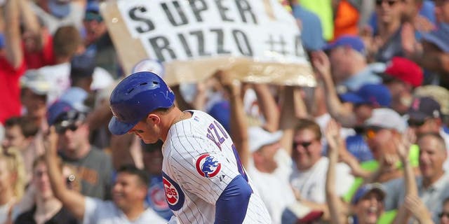CHICAGO, IL - SEPTEMBER 04: Anthony Rizzo #44 of the Chicago Cubs runs the bases after hitting a grand slam home run in the 5th inning against the Arizona Diamondbacks at Wrigley Field on September 2, 2015 in Chicago, Illinois. (Photo by Jonathan Daniel/Getty Images)