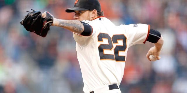 SAN FRANCISCO, CA - AUGUST 26: Jake Peavy #22 of the San Francisco Giants pitches against the Chicago Cubs in the first innig at AT&T Park on August 26, 2015 in San Francisco, California. (Photo by Ezra Shaw/Getty Images)