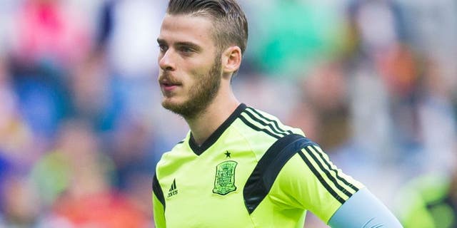 OVIEDO, SPAIN - SEPTEMBER 05: David De Gea of Spain looks on prior to the start the Spain v Slovakia EURO 2016 Qualifier at Carlos Tartiere on September 5, 2015 in Oviedo, Spain. (Photo by Juan Manuel Serrano Arce/Getty Images)
