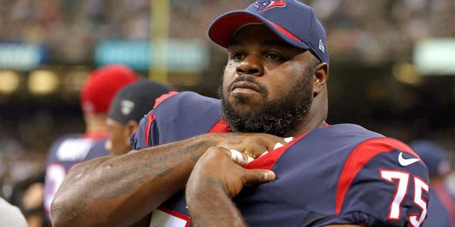 Aug 30, 2015; New Orleans, LA, USA; Houston Texans nose tackle Vince Wilfork (75) during their game against the New Orleans Saints at the Mercedes-Benz Superdome. Mandatory Credit: Chuck Cook-USA TODAY Sports
