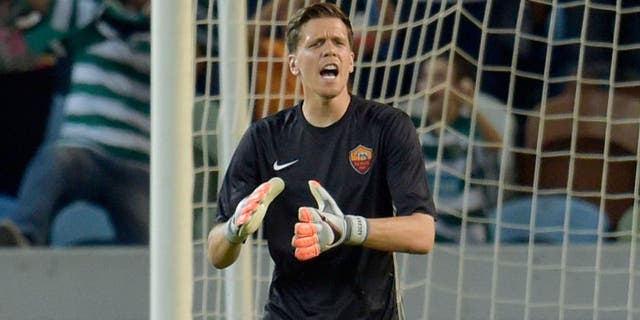LISBON, PORTUGAL - AUGUST 01: AS Roma player Wojciech Szczesny reacts during the pre-season friendly match between Sporting CP and AS Roma at Estadio Jose Alvalade on August 1, 2015 in Lisbon, Portugal. (Photo by Luciano Rossi/AS Roma via Getty Images)