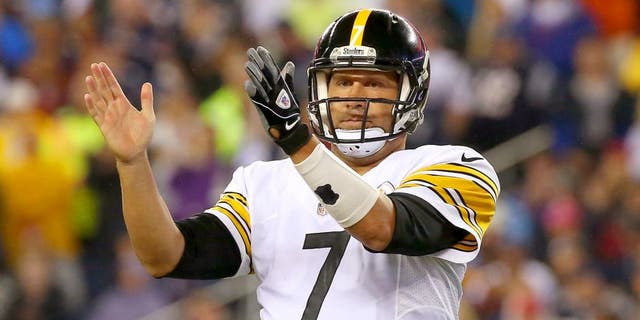 Ben Roethlisberger #7 of the Pittsburgh Steelers gestures after a play in the second half against the New England Patriots at Gillette Stadium on September 10, 2015 in Foxboro, Massachusetts. (Photo by Jim Rogash/Getty Images)
